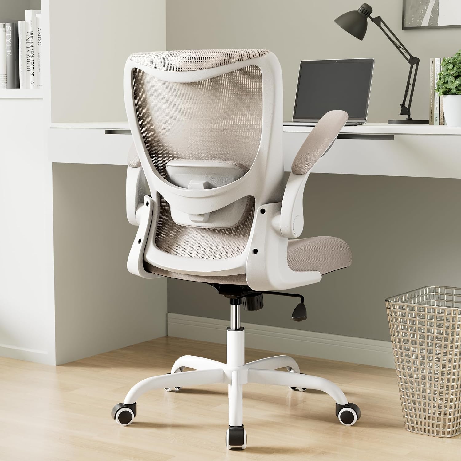 MUXX.STIL Ergonomic Office Chair with Adjustable Lumbar Support and Flip-Up Armrest