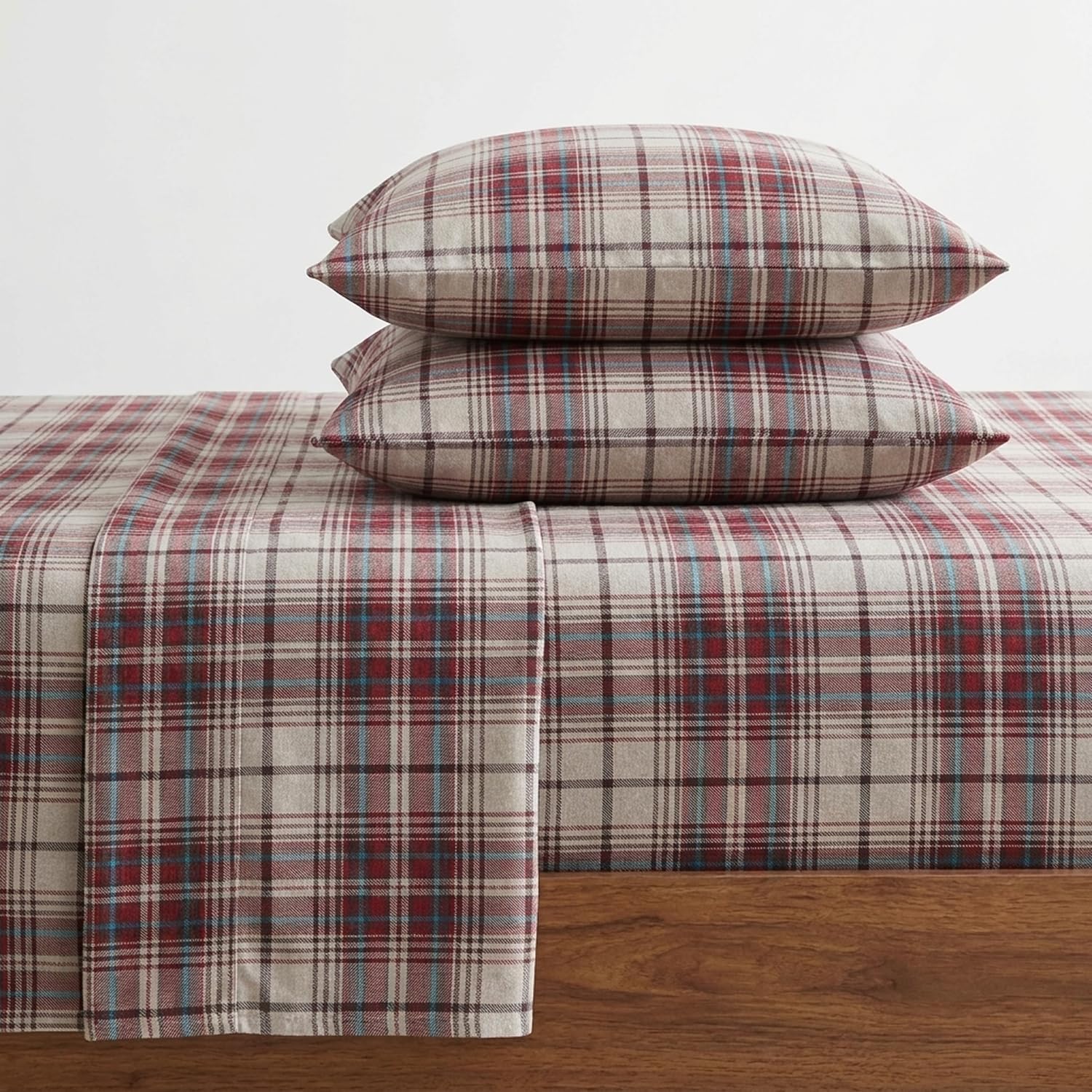 Eddie Bauer Queen Sheet Set with Fitted Sheet and Pillowcases