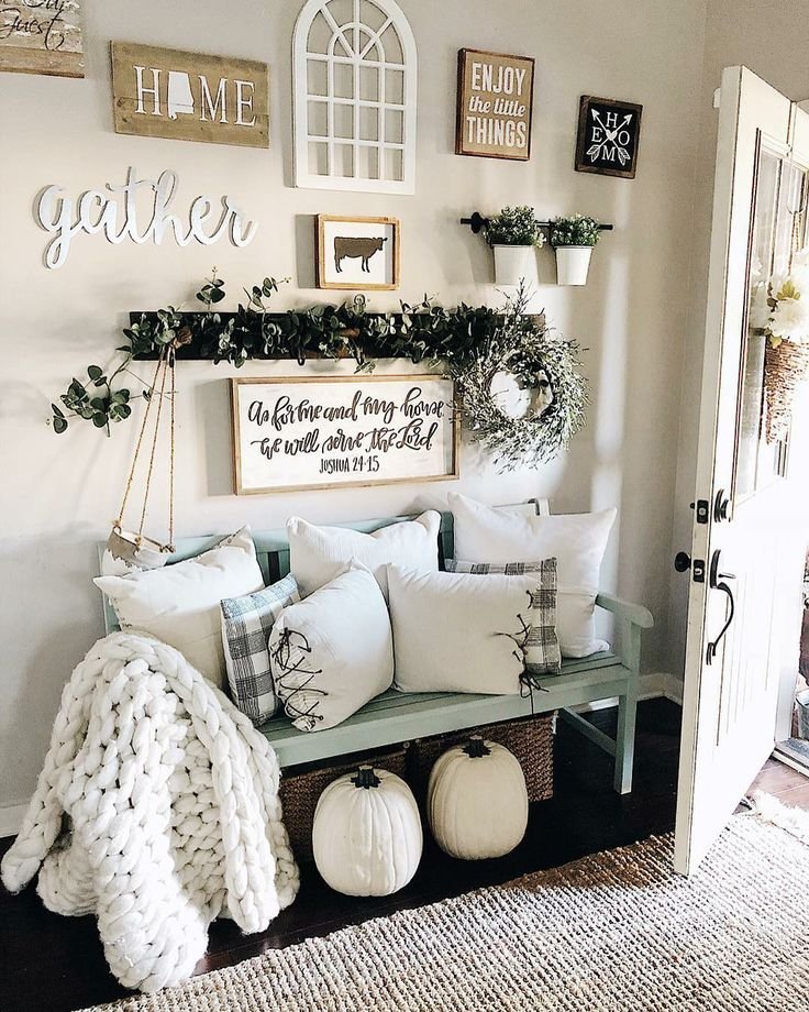Welcoming farmhouse entryway decor