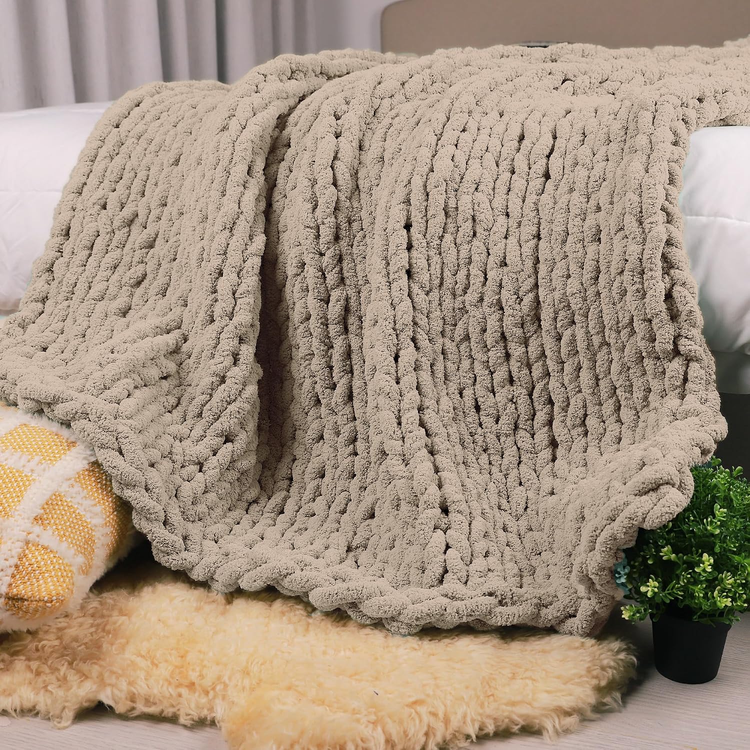 Carriediosa Chunky Knit Throw Blanket, 50 x 60 Inch, Handmade, Taupe