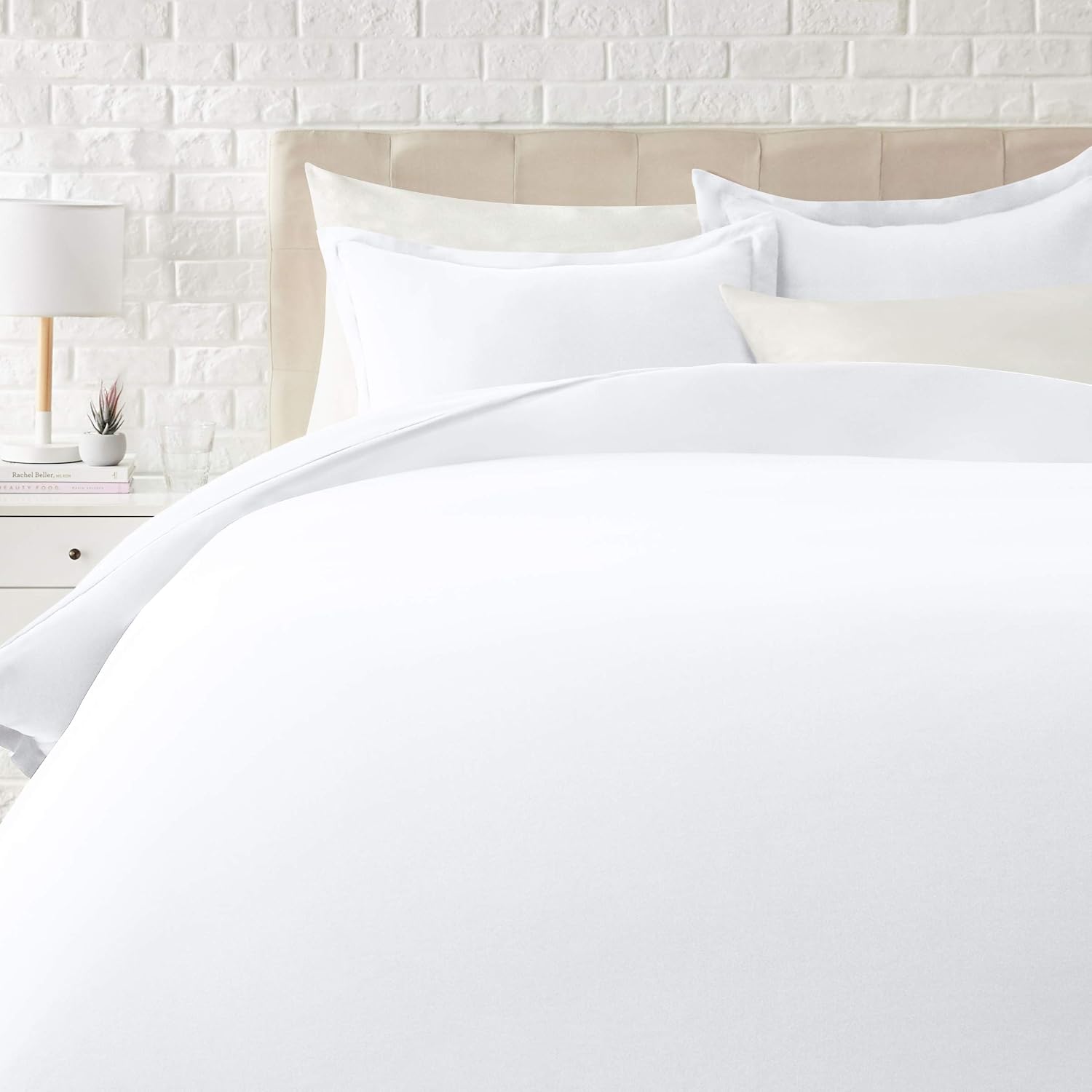 Amazon Basics Lightweight Microfiber 3 Piece Duvet Cover Set with Zipper Closure