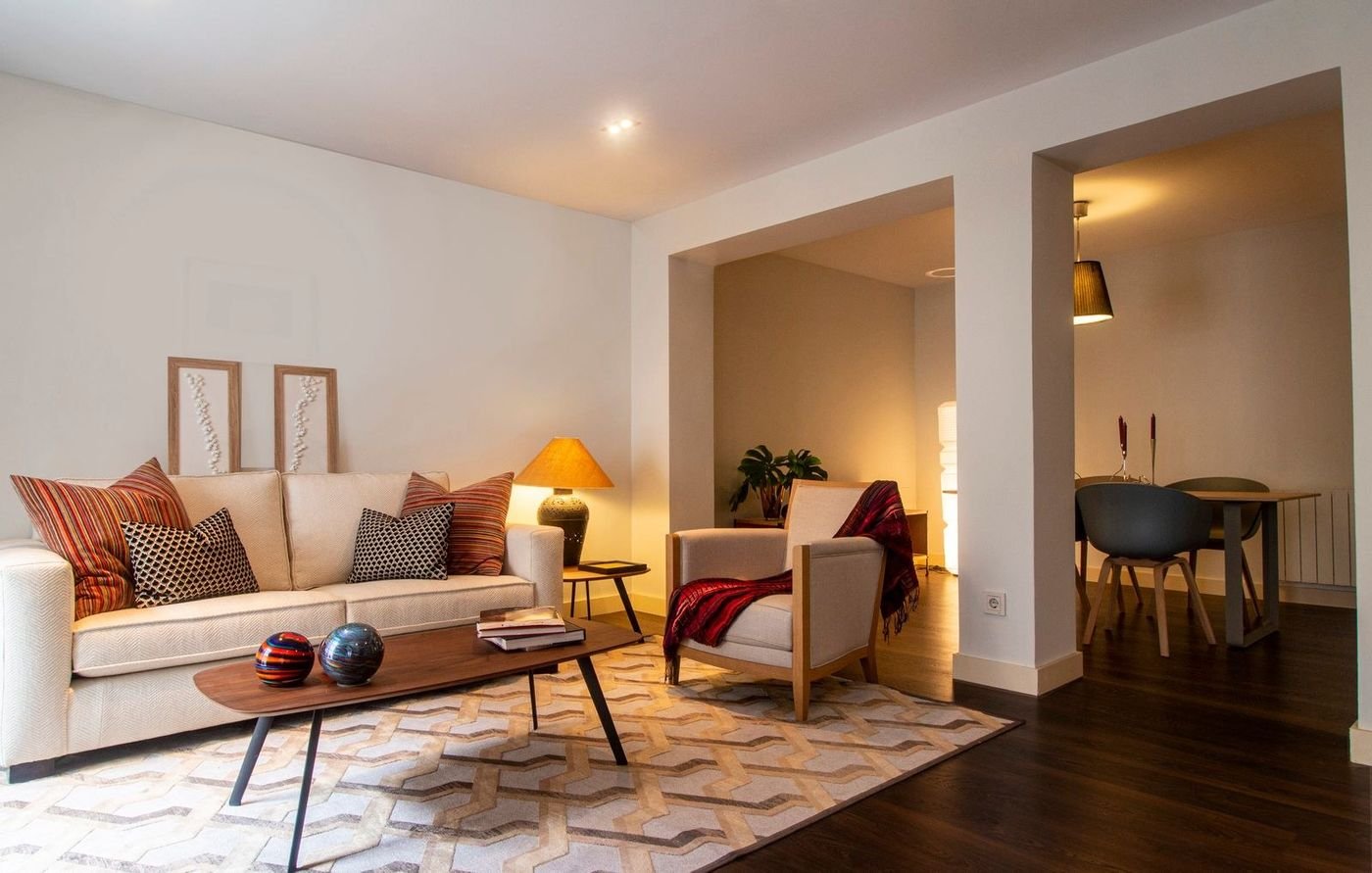 Bright, breezy summer home decor refreshing the space