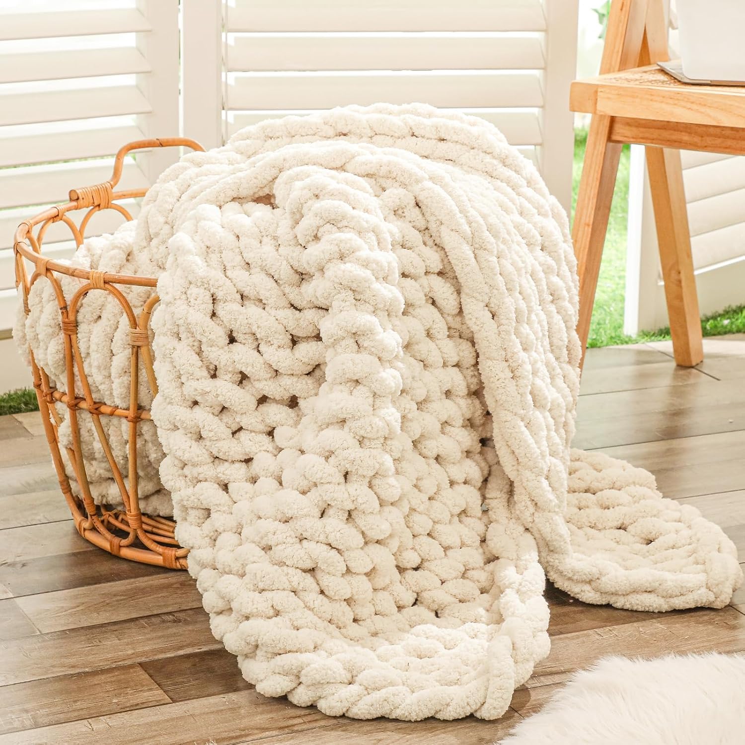 Bigacogo Chunky Knit Throw Blanket for Couch, 40 x 60 Inches, Beige